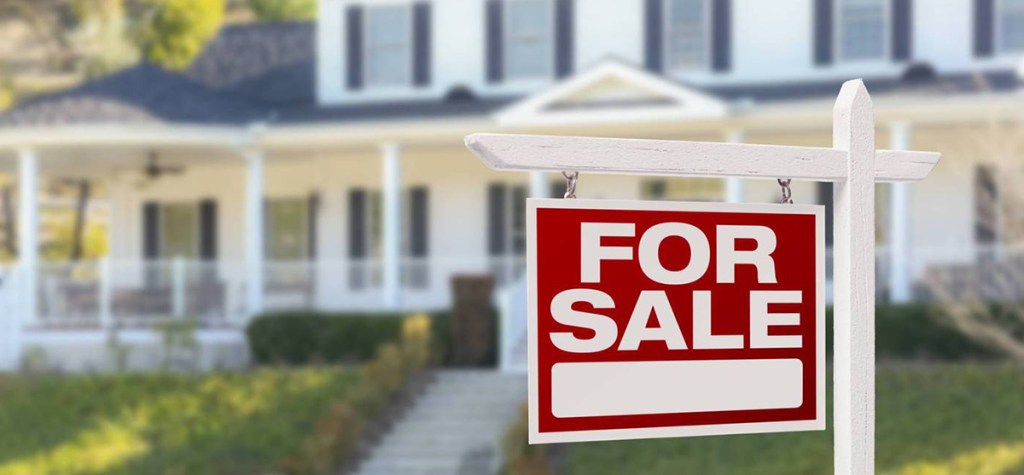 How to Save for a Downpayment on a House in Ontario While&nbsp;Renting