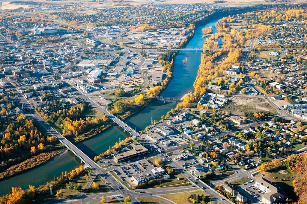 7 Cheapest Places to Buy a House in Alberta Right Now (2025&nbsp;Data)