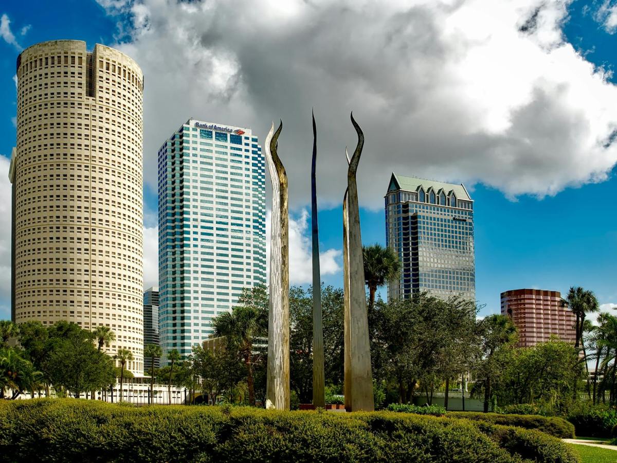 Some Canadian Snowbirds Want Out of Florida, But a Weak Housing Market Is Making It Hard to&nbsp;Leave