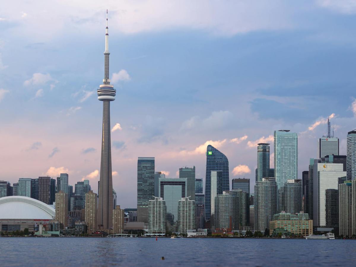 More Canadians Are Choosing Variable Mortgages Again As Rate Uncertainty&nbsp;Grows